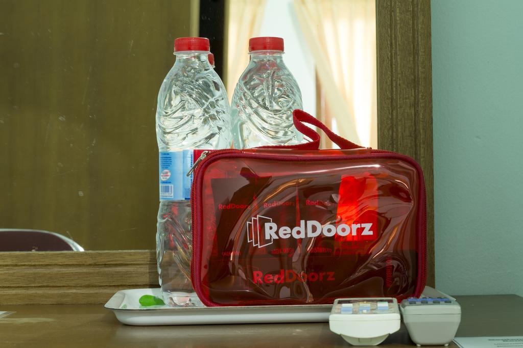 Hotel Reddoorz @ Pantai Cemara Sanur Exterior foto